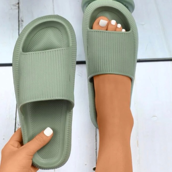 Green Cloud Slides - Picture 5 of 6